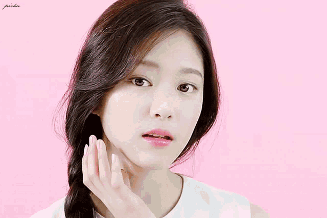 Loona, Hyunjin, Kim Hyunjin, Dancer, Vocalist, Rapper, Visual, kpop, Blockberry Creative, cute, pretty, beautiful